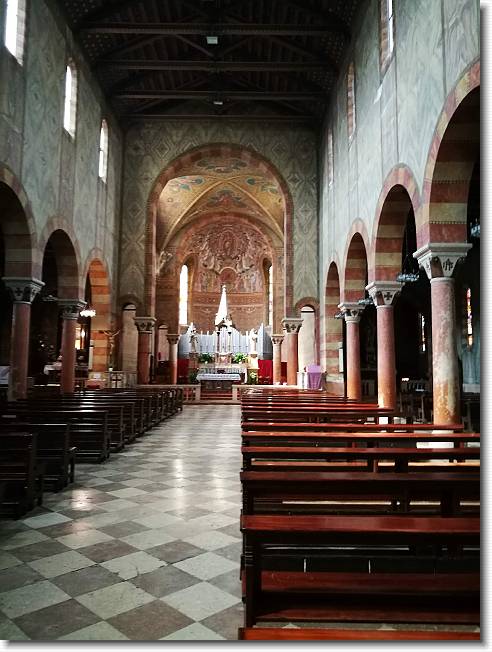 Clicca per scorrere le foto originali ingrandite