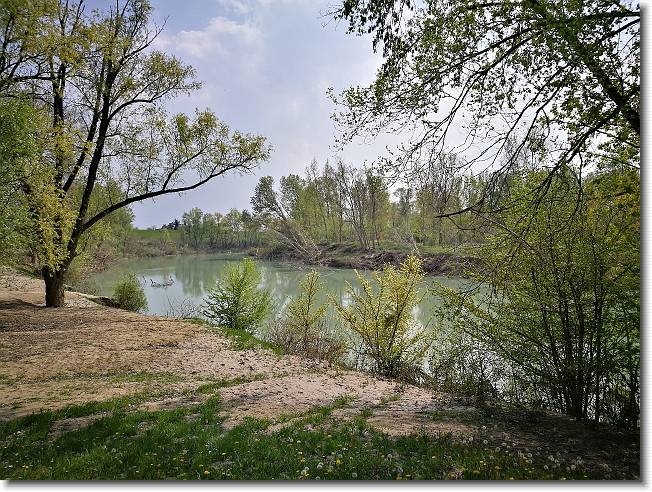 Clicca per scorrere le foto originali ingrandite