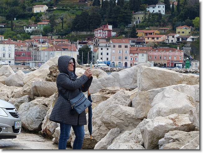 Clicca per scorrere le foto originali ingrandite
