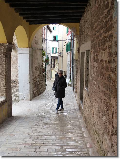 Clicca per scorrere le foto originali ingrandite
