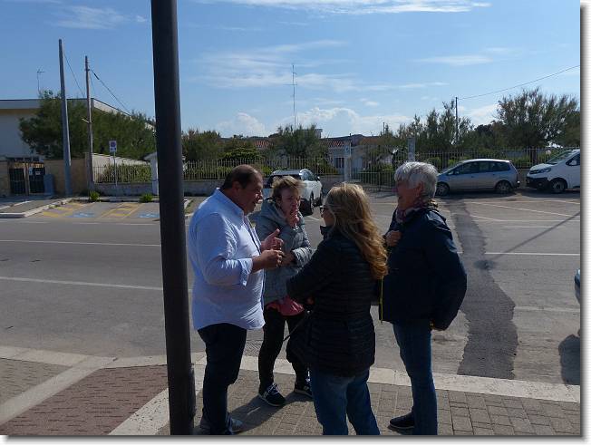 Clicca per scorrere le foto originali ingrandite