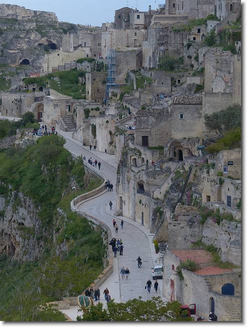 Clicca per scorrere le foto originali ingrandite