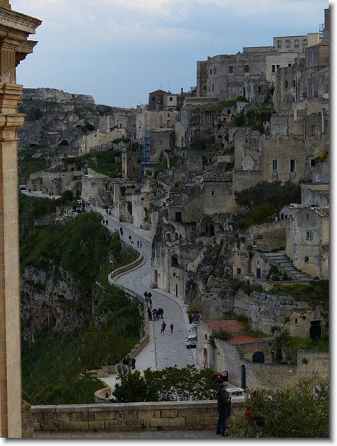Clicca per scorrere le foto originali ingrandite