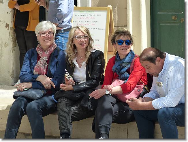 Clicca per scorrere le foto originali ingrandite