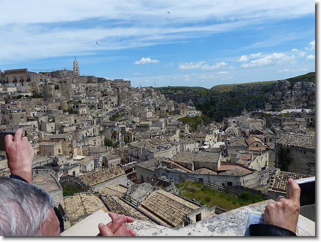 Clicca per scorrere le foto originali ingrandite
