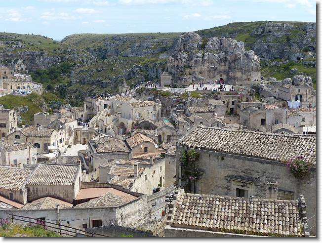 Clicca per scorrere le foto originali ingrandite