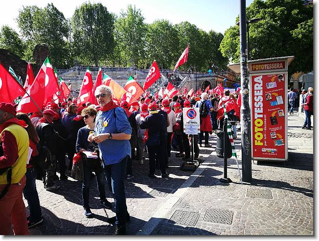 Clicca per scorrere le foto originali ingrandite