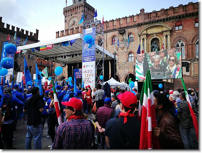 Clicca per scorrere le foto originali ingrandite