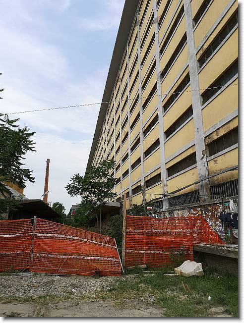 Clicca per scorrere le foto originali ingrandite