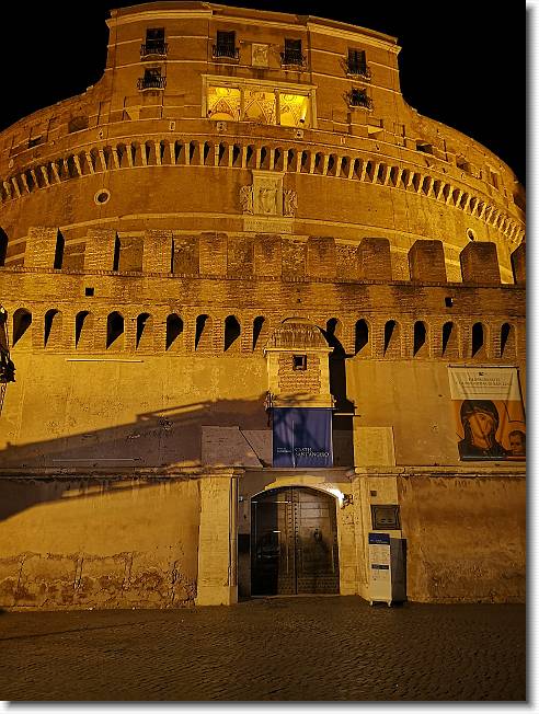 Clicca per scorrere le foto originali ingrandite