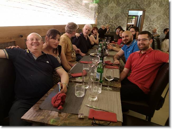 Clicca per scorrere le foto originali ingrandite