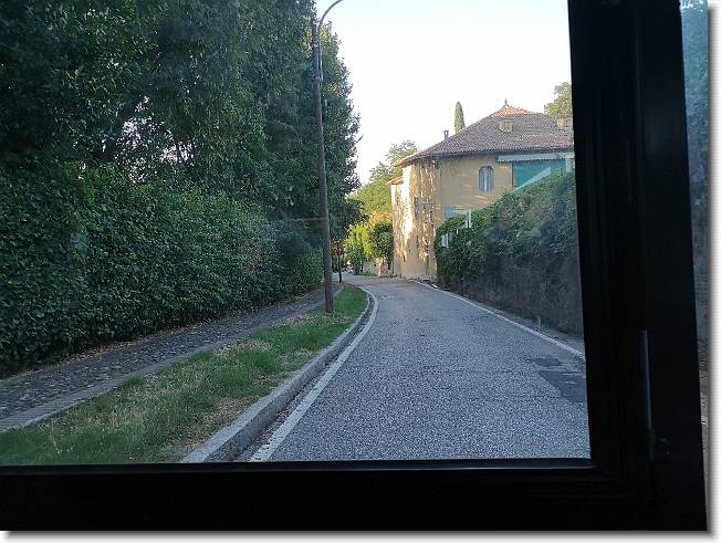 Clicca per scorrere le foto originali ingrandite