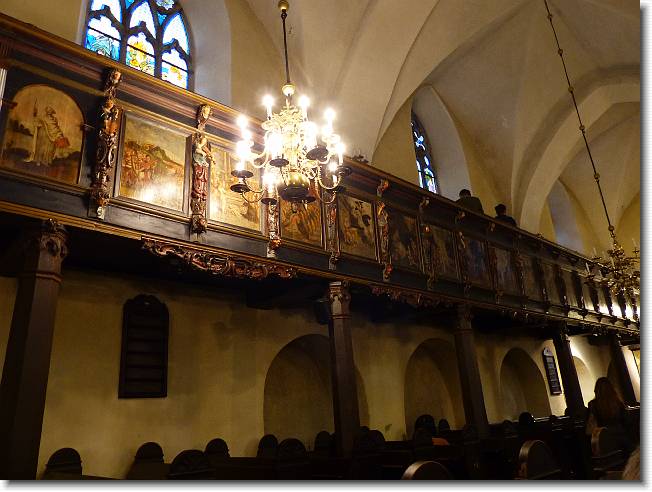 Clicca per scorrere le foto originali ingrandite