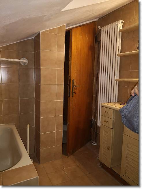 Clicca per scorrere le foto originali ingrandite