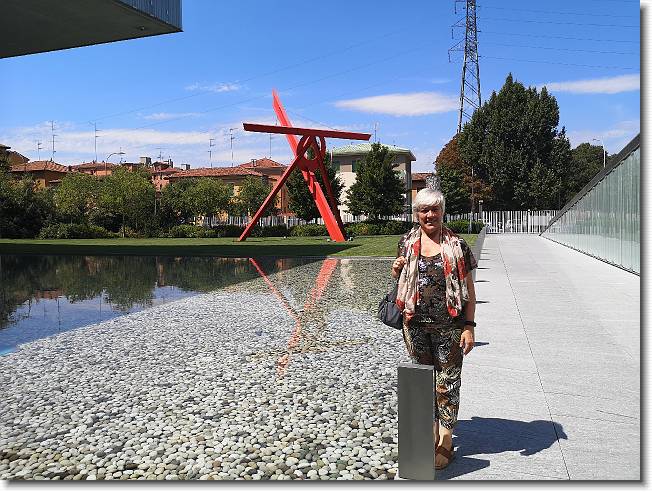 Clicca per scorrere le foto originali ingrandite