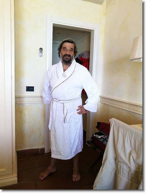 Clicca per scorrere le foto originali ingrandite
