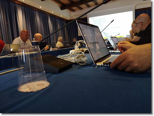 Clicca per scorrere le foto originali ingrandite