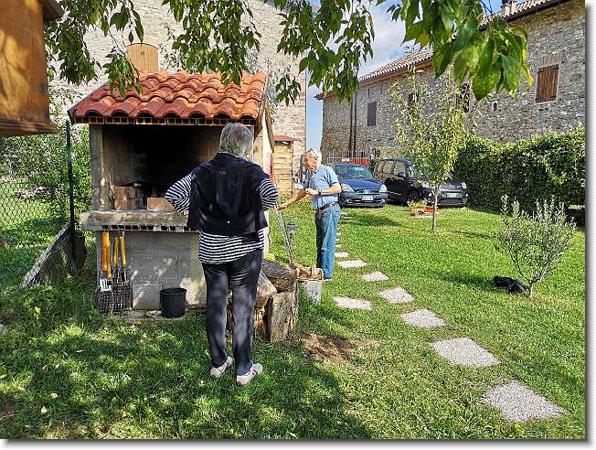 Clicca per scorrere le foto originali ingrandite