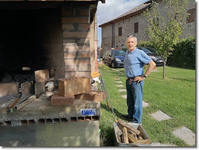 Clicca per scorrere le foto originali ingrandite