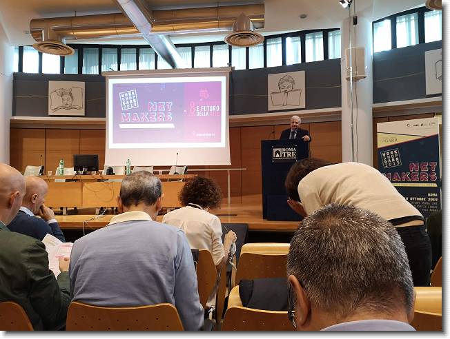 Clicca per scorrere le foto originali ingrandite