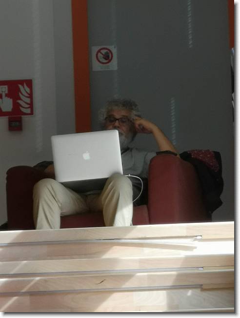 Clicca per scorrere le foto originali ingrandite