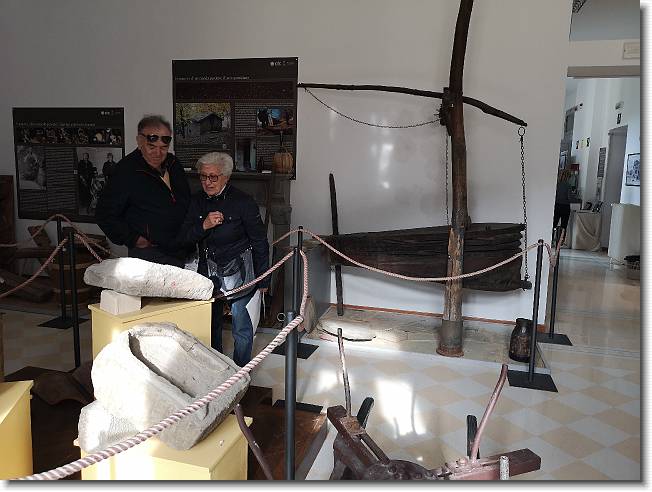 Clicca per scorrere le foto originali ingrandite