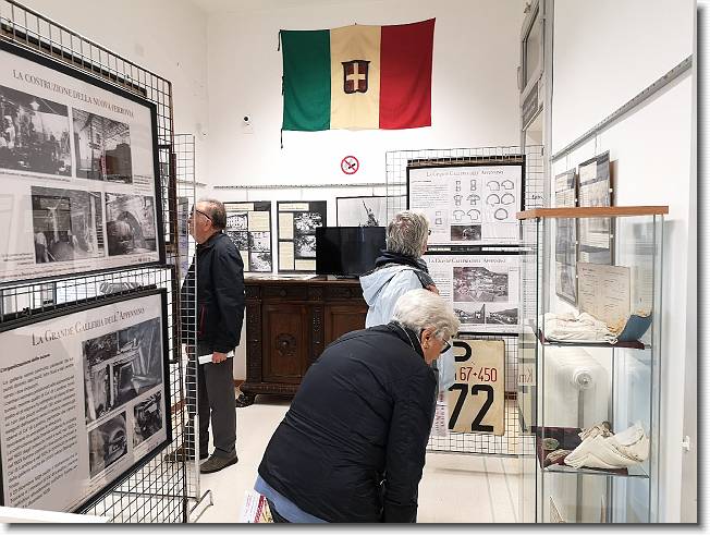 Clicca per scorrere le foto originali ingrandite