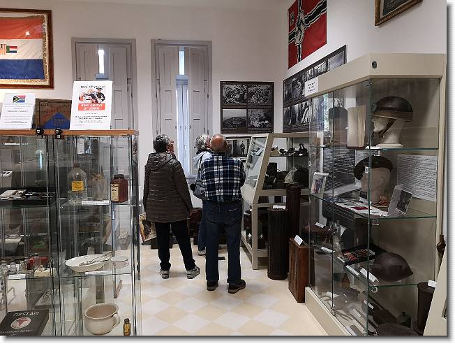 Clicca per scorrere le foto originali ingrandite