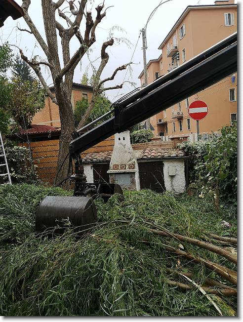 Clicca per scorrere le foto originali ingrandite