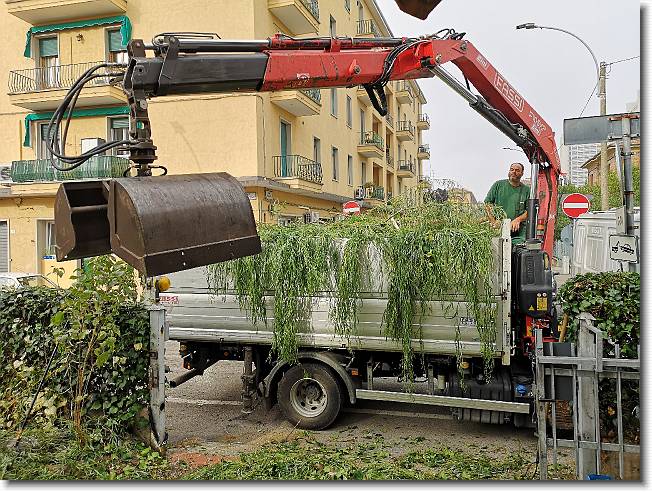 Clicca per scorrere le foto originali ingrandite