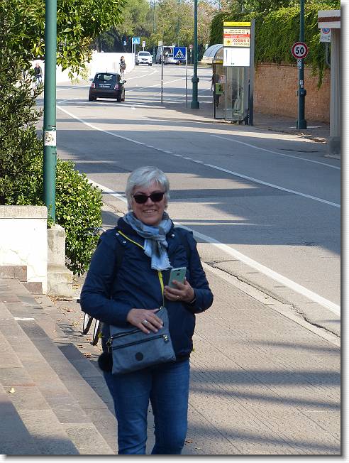 Clicca per scorrere le foto originali ingrandite