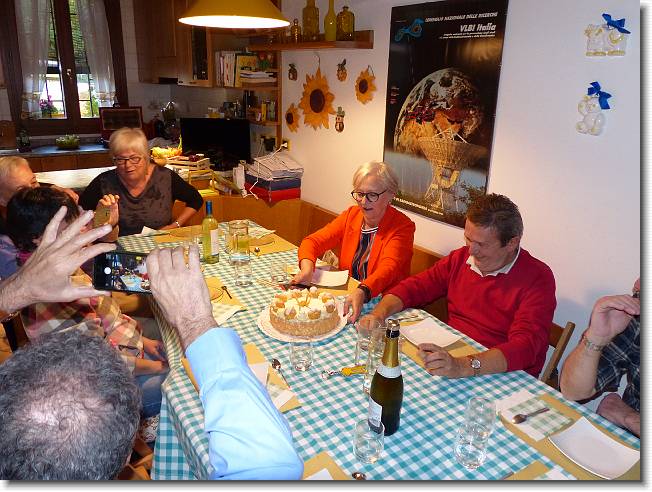 Clicca per scorrere le foto originali ingrandite