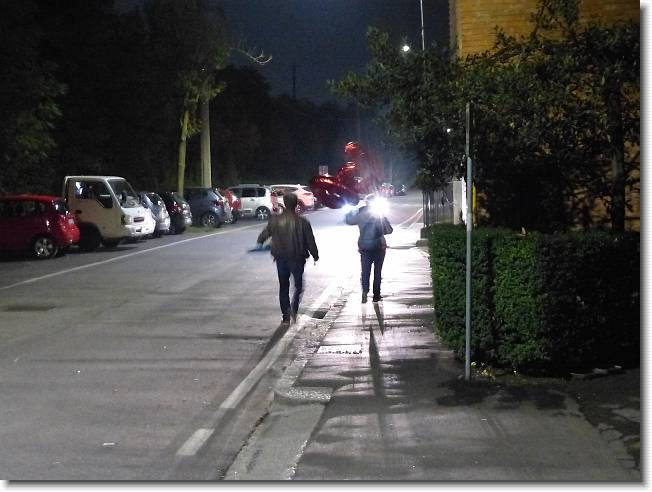 Clicca per scorrere le foto originali ingrandite