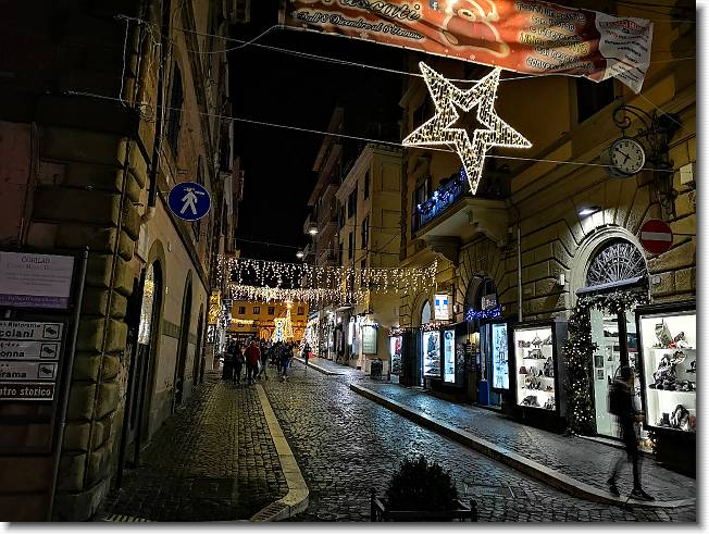 Clicca per scorrere le foto originali ingrandite