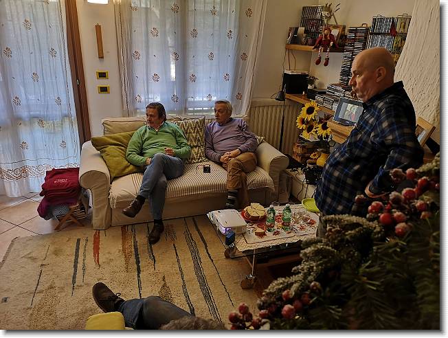 Clicca per scorrere le foto originali ingrandite
