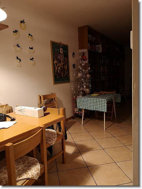 Clicca per scorrere le foto originali ingrandite
