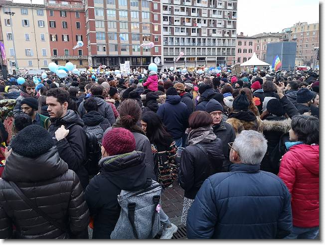 Clicca per scorrere le foto originali ingrandite