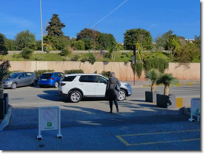 Clicca per scorrere le foto originali ingrandite