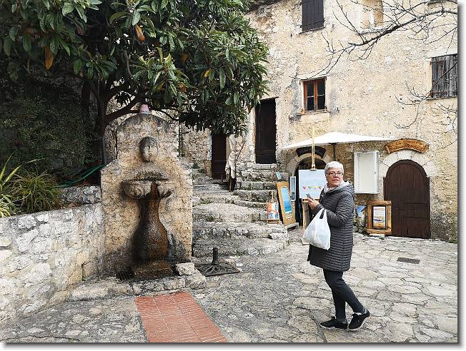 Clicca per scorrere le foto originali ingrandite