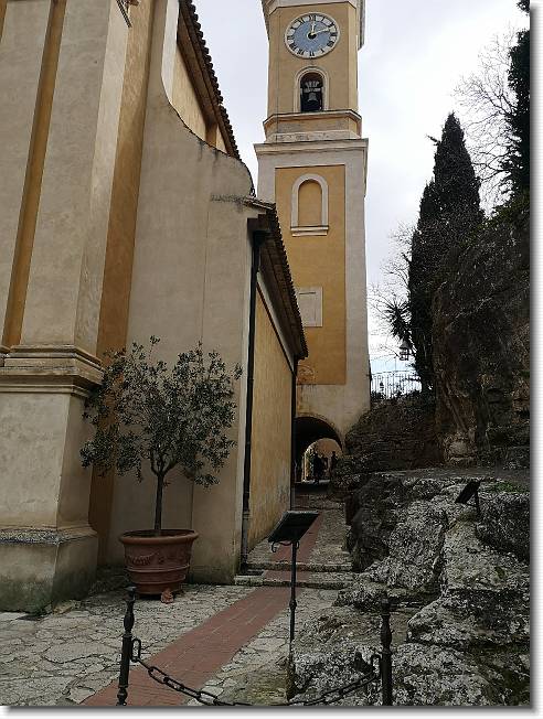 Clicca per scorrere le foto originali ingrandite