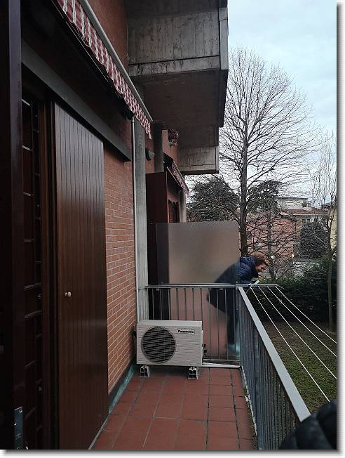 Clicca per scorrere le foto originali ingrandite