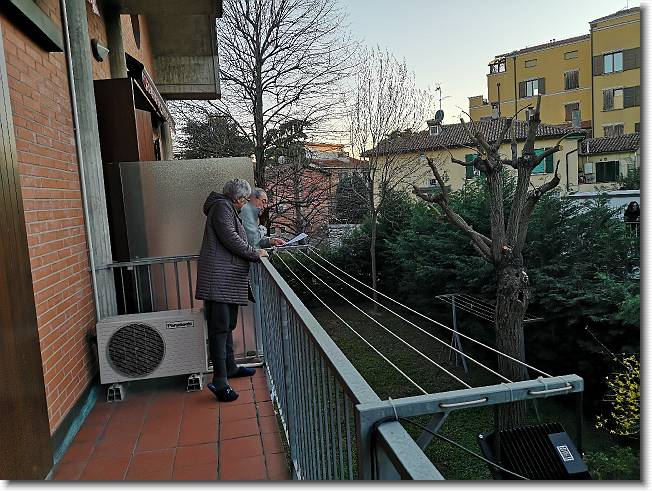 Clicca per scorrere le foto originali ingrandite