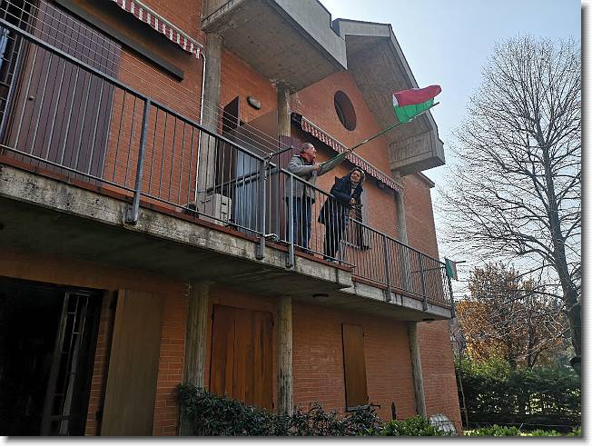 Clicca per scorrere le foto originali ingrandite