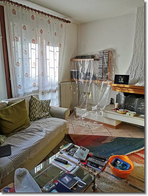Clicca per scorrere le foto originali ingrandite