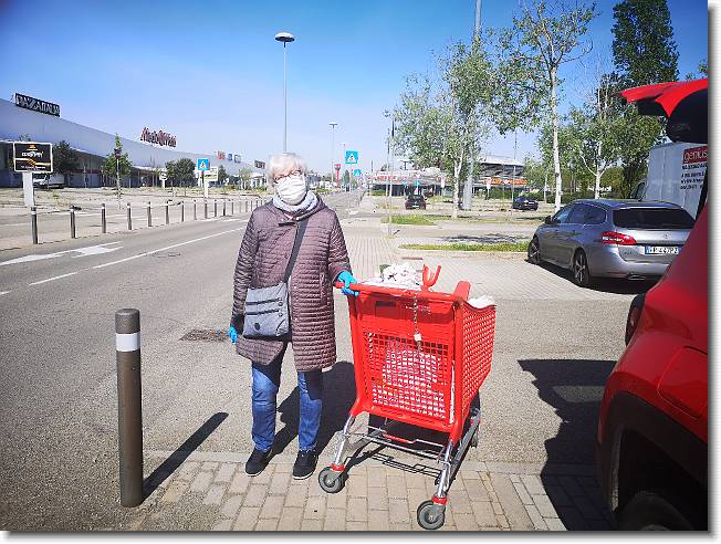 Clicca per scorrere le foto originali ingrandite