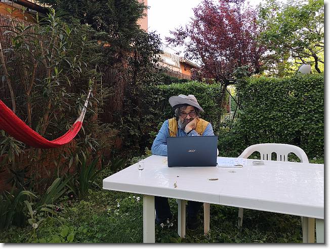 Clicca per scorrere le foto originali ingrandite