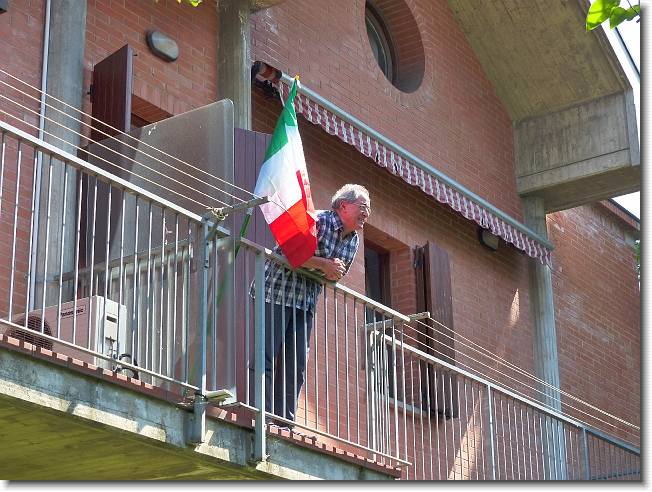 Clicca per scorrere le foto originali ingrandite