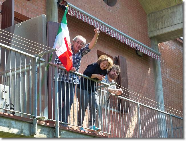 Clicca per scorrere le foto originali ingrandite