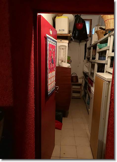 Clicca per scorrere le foto originali ingrandite