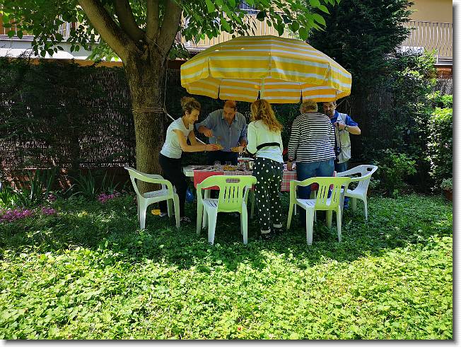 Clicca per scorrere le foto originali ingrandite